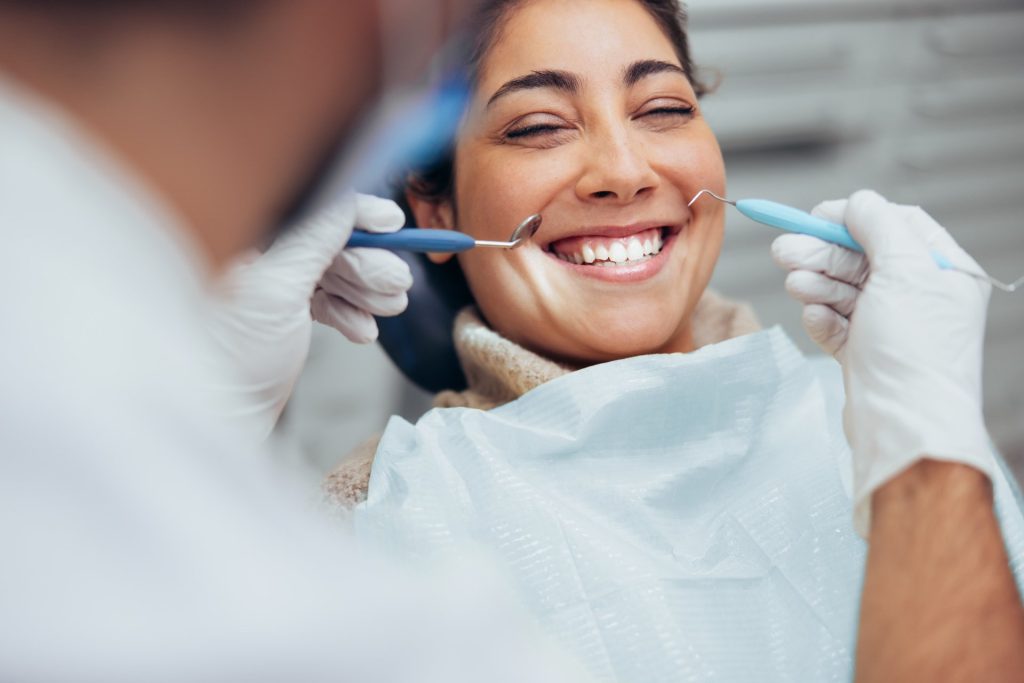 woman visiting the dentist